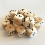 Dadi con lettere ad incavo 10 mm
