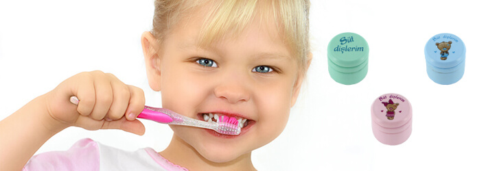 Colorate scatole di legno rotonde in turco per i denti da latte o la prima ciocca di capelli del bambino