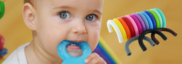 Semianelli colorati in silicone per la realizzazione di massaggiagengive 