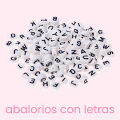 De la A a la Z, un gran regalo: pulsera de bebé con abalorios con letras
